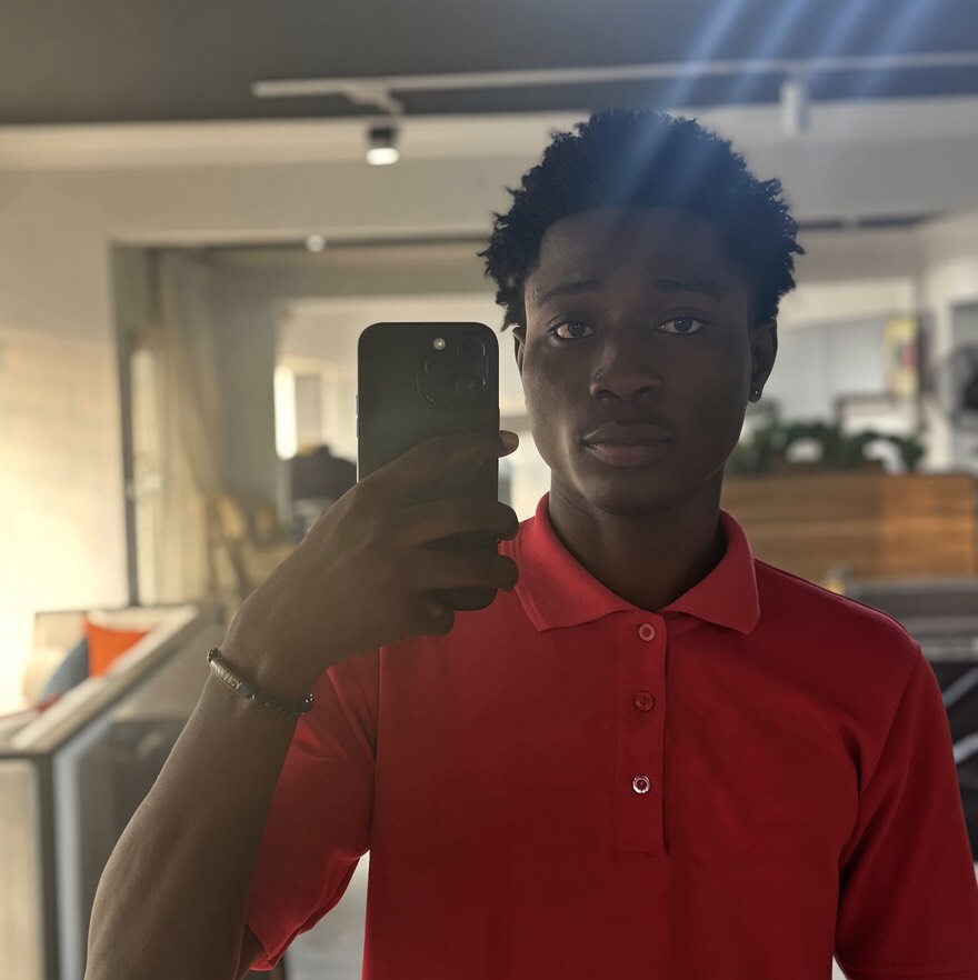 DONEBLACQHAIRCUT